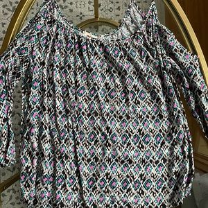 New with Tags Geometric Top with Cut our Shoulders